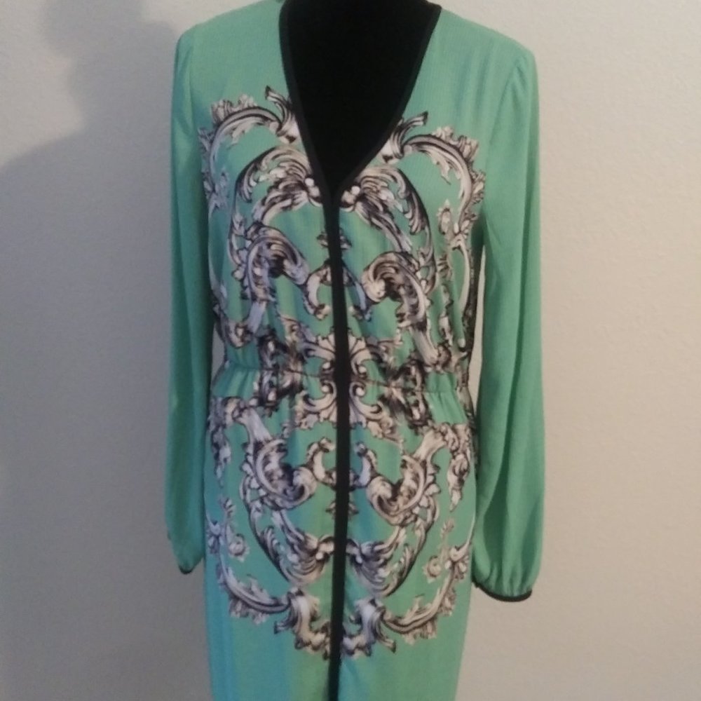 BCBGMAXAZRIA NWOT SILKY Dress. Size M